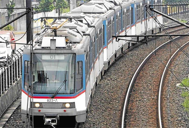 DOTr Chief Dizon, Hinimok ang MRT-3 na Palawigin ang Oras ng Operasyon at Magdagdag ng Tren tuwing Rush Hour