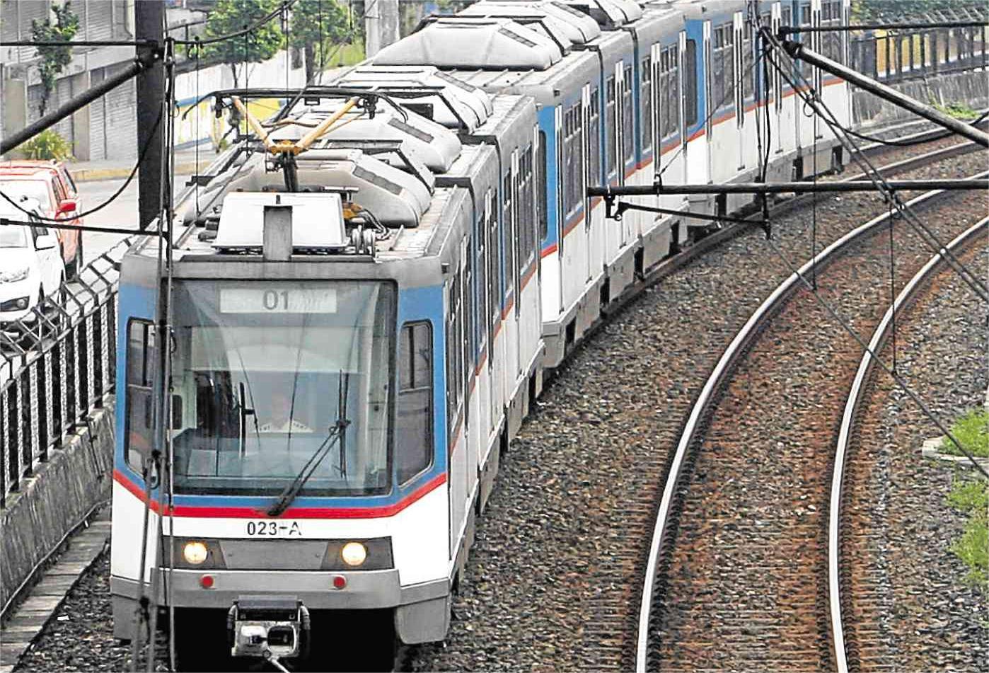 DOTr Chief Dizon, Hinimok ang MRT-3 na Palawigin ang Oras ng Operasyon at Magdagdag ng Tren tuwing Rush Hour
