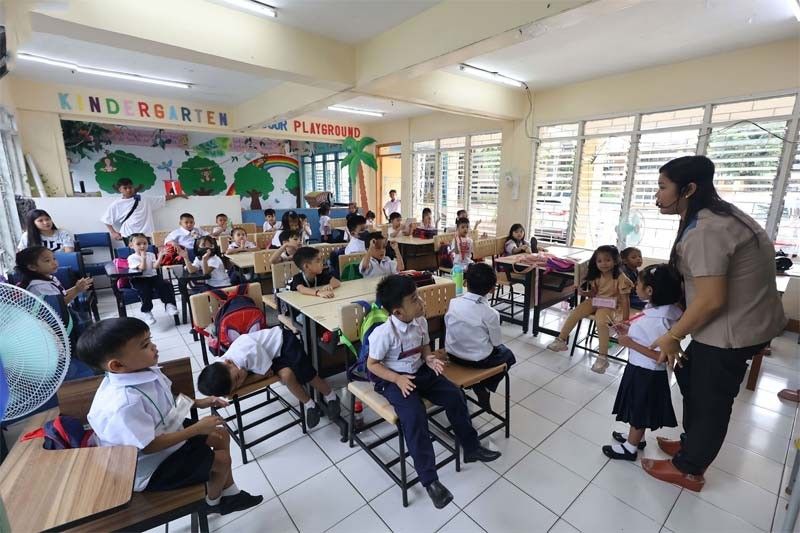 DepEd Naglabas ng Bagong Patakaran: Nilimitahan ang Oras ng Pagtuturo ng mga Guro sa Anim na Oras Bawat Araw